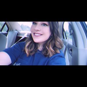 Meet your Posher, Emilee